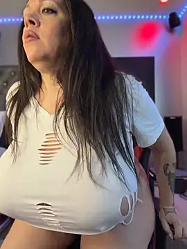 curvyfunlover online show from July 2026 01:37:01 PM