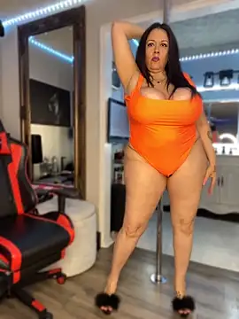 curvyfunlover online show from June 2026 10:03:02 AM