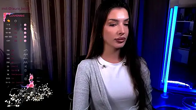 Laura Bess online show from December 2025 03:14:02 PM