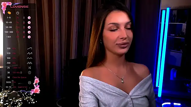 Snapshot of Laura_Bess chatting on November 2025 02:59:01 AM Laura Bess online show from November 2025 02:59:01 AM