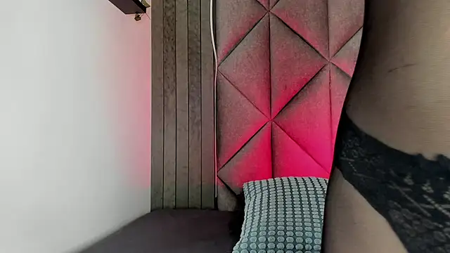 BriaConner  online show from November 2025 01:31:02 AM