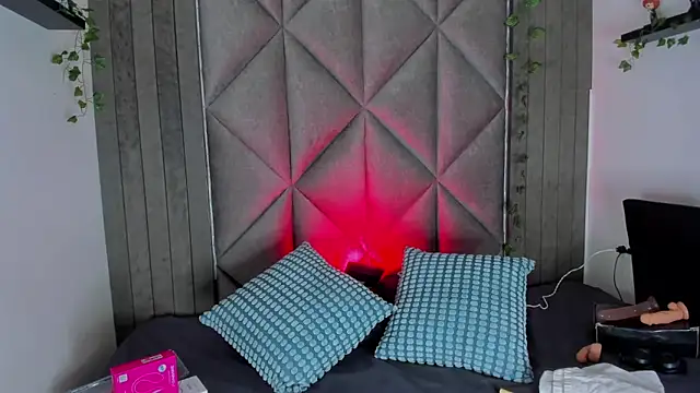 BriaConner  online show from March 2026 02:58:02 AM