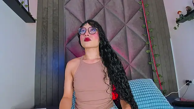 BriaConner  online show from January 2026 02:49:02 AM