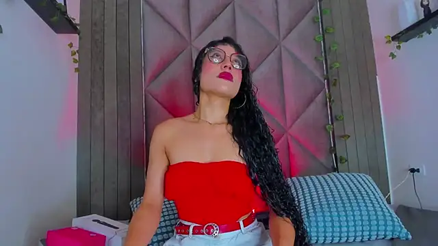 BriaConner  online show from June 2026 01:44:02 AM