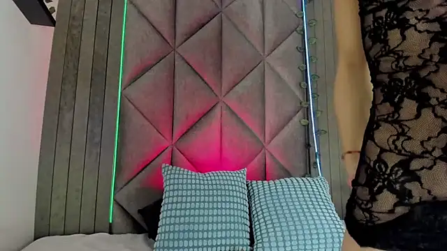 BriaConner  online show from December 2025 02:59:02 AM