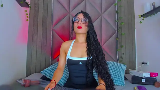 BriaConner  online show from May 2026 03:02:01 AM