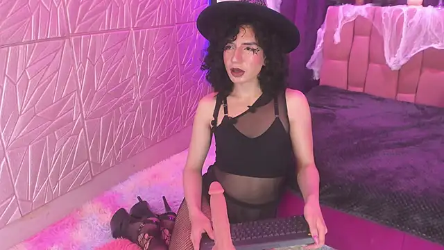 Snapshot of Angellike_doll chatting on October 2025 06:53:02 PM Angellike doll online show from October 2025 06:53:02 PM