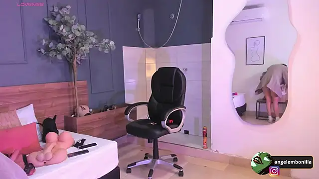 megan morgan01 online show from December 2025 12:04:01 PM