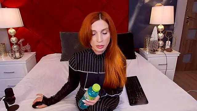 MinnieDrew online show from November 2025 08:09:02 PM