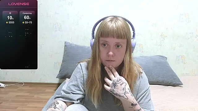 Snapshot of June_shy0 chatting on July 2026 06:58:02 AM June shy0 online show from July 2026 06:58:02 AM