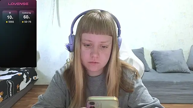 Snapshot of June_shy0 chatting on June 2026 07:31:01 AM June shy0 online show from June 2026 07:31:01 AM