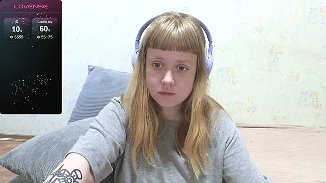 Snapshot of June_shy0 chatting on June 2026 07:09:01 AM June shy0 online show from June 2026 07:09:01 AM