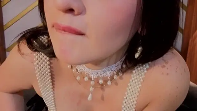 Emma gatess online show from November 2025 12:31:01 PM