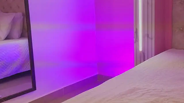 Emma gatess online show from April 2026 12:53:02 PM