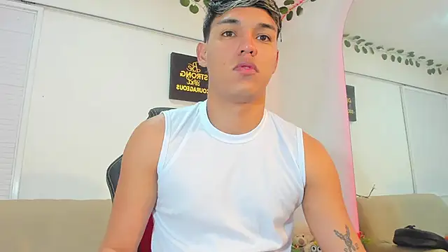 Snapshot of ryan_carter08 chatting on November 2025 12:48:02 PM ryan carter08 online show from November 2025 12:48:02 PM