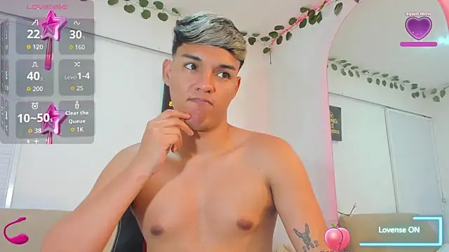 Snapshot of ryan_carter08 chatting on November 2025 01:20:01 AM ryan carter08 online show from November 2025 01:20:01 AM