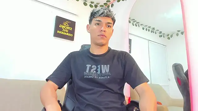 Snapshot of ryan_carter08 chatting on November 2025 02:47:02 AM ryan carter08 online show from November 2025 02:47:02 AM