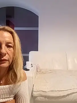 Snapshot of sissytrainz chatting on January 2026 06:28:02 AM sissytrainz online show from January 2026 06:28:02 AM