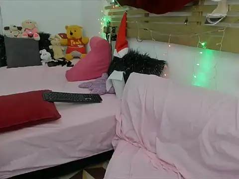 Snapshot of KeiraQuen chatting on November 2025 03:11:01 PM KeiraQuen online show from November 2025 03:11:01 PM