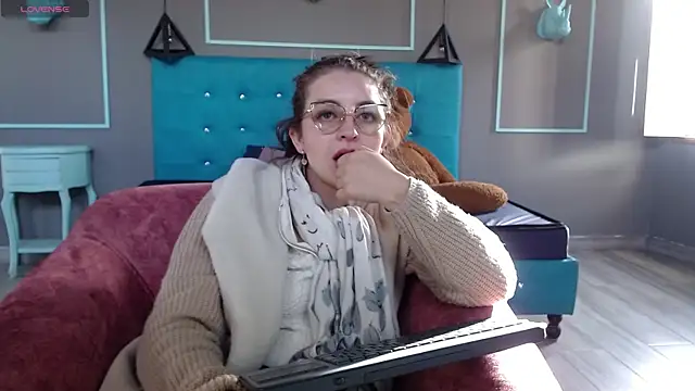 isaabellaa online show from September 2025 12:00:02 PM