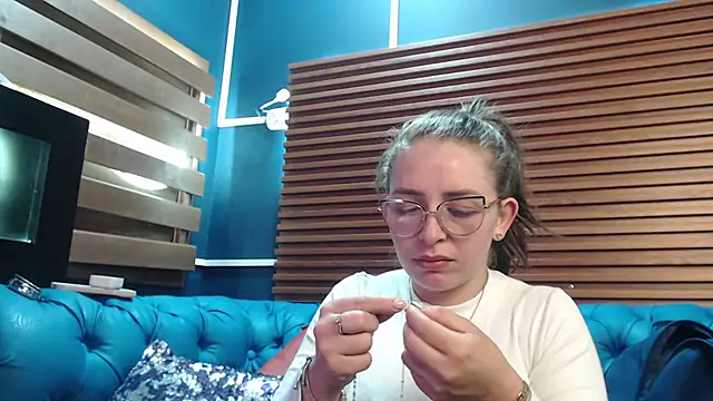  isaabellaa online show from February 2025 05:44:02 PM
