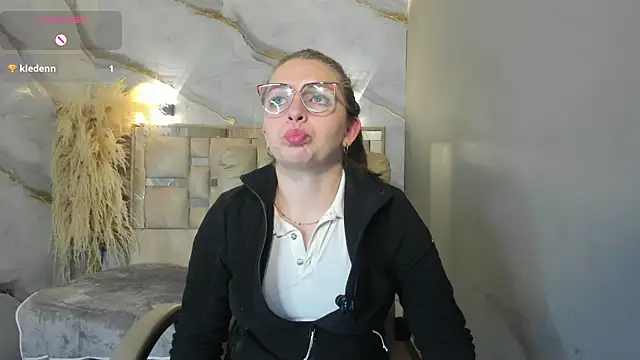  isaabellaa online show from July 2026 12:39:01 PM