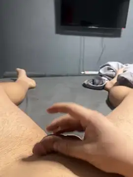 Snapshot of kleinerdixk chatting on January 2025 05:15:02 PM kleinerdixk online show from January 2025 05:15:02 PM