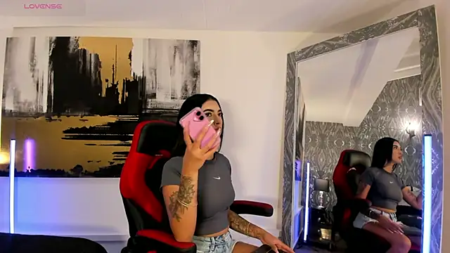 AriRobert  online show from November 2025 03:54:02 AM