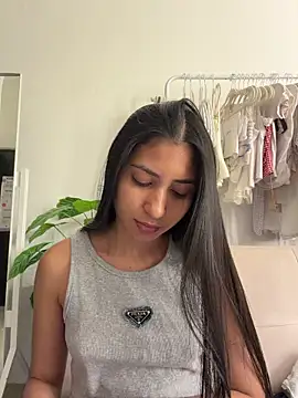 Sweetnaughtygirl  online show from May 2026 07:06:02 PM