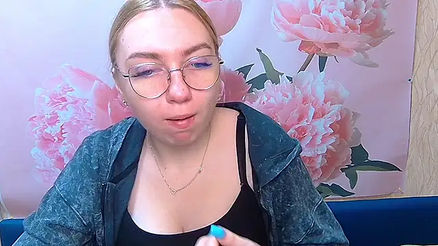 BeatriceFly online show from September 2025 05:41:01 AM