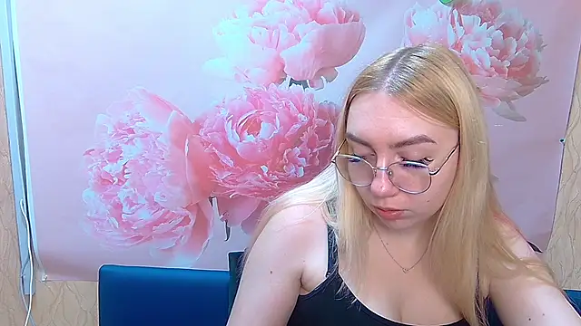 BeatriceFly online show from September 2025 05:39:01 AM