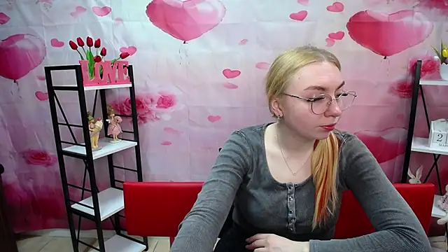 BeatriceFly online show from March 2026 12:49:01 PM