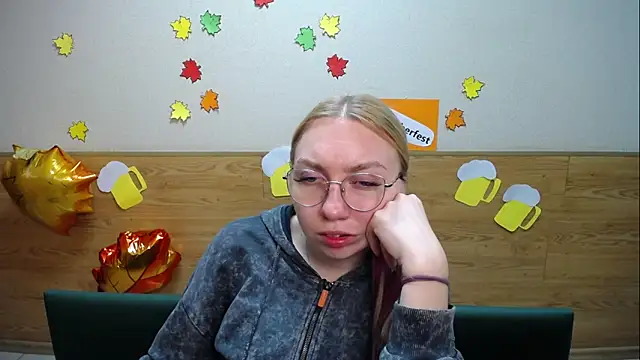 BeatriceFly online show from September 2025 11:58:02 AM