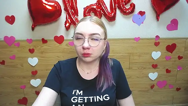 BeatriceFly online show from March 2025 12:55:02 PM