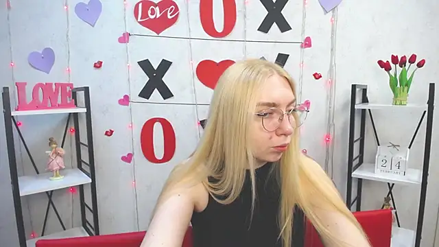 BeatriceFly online show from February 2025 12:16:01 PM