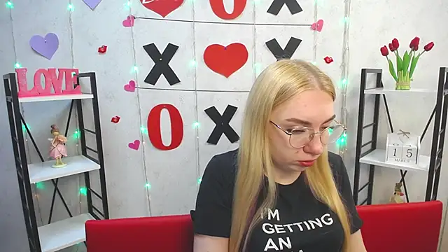 BeatriceFly online show from March 2025 03:59:01 PM