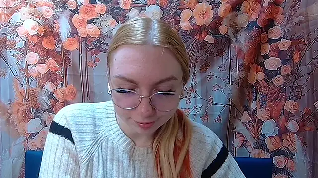 Snapshot of BeatriceFly chatting on November 2025 12:42:02 PM BeatriceFly online show from November 2025 12:42:02 PM