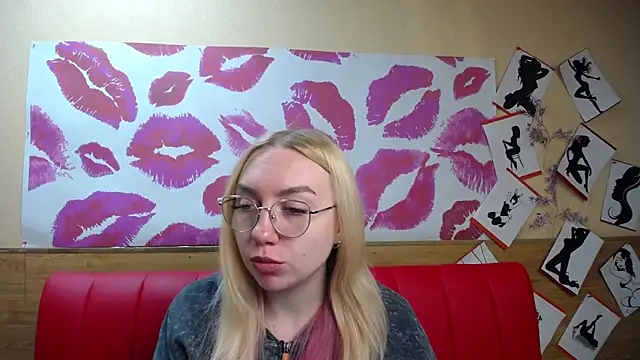 BeatriceFly online show from September 2025 01:03:02 PM