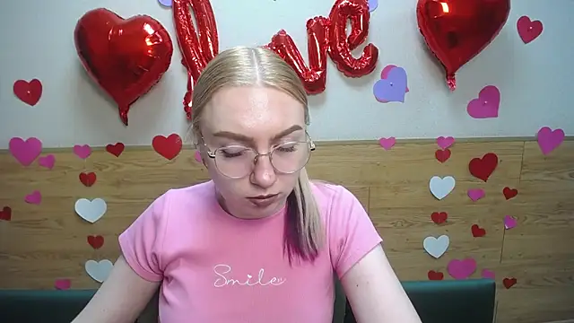 BeatriceFly online show from February 2025 03:31:01 PM