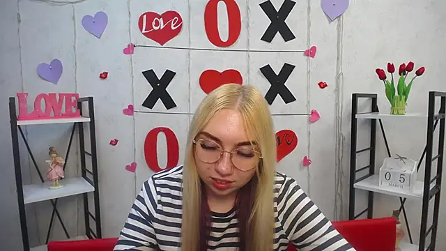 BeatriceFly online show from March 2025 03:29:01 PM