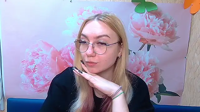 BeatriceFly online show from September 2025 11:49:02 AM