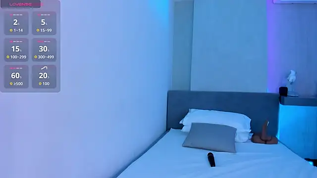 Snapshot of Hanna_Moonlight_ chatting on October 2025 08:41:02 PM Hanna Moonlight online show from October 2025 08:41:02 PM