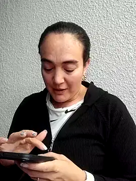 Snapshot of skayhot_ chatting on September 2025 01:06:01 PM skayhot online show from September 2025 01:06:01 PM