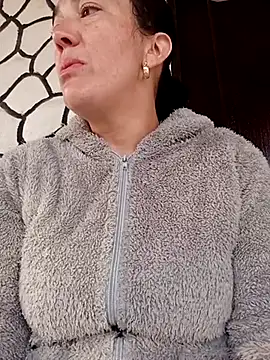 Snapshot of skayhot_ chatting on February 2025 11:49:01 AM skayhot online show from February 2025 11:49:01 AM