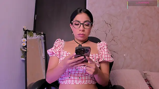 Snapshot of Mia_Gothzx chatting on June 2026 09:56:02 PM Mia Gothzx online show from June 2026 09:56:02 PM