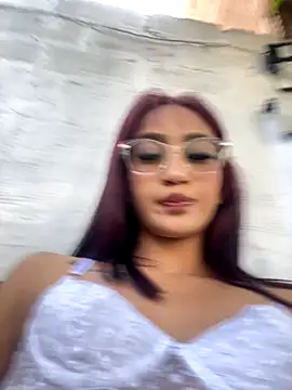 emily daarell online show from November 2025 09:08:01 PM