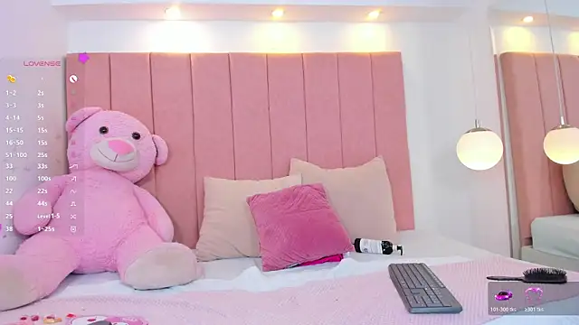 emily daarell online show from April 2026 08:15:01 PM