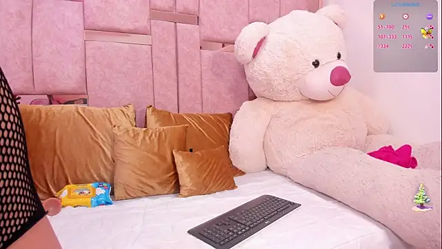 emily daarell online show from December 2025 09:20:02 PM