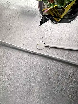 Edged Hot69 online show from October 2025 03:33:02 PM