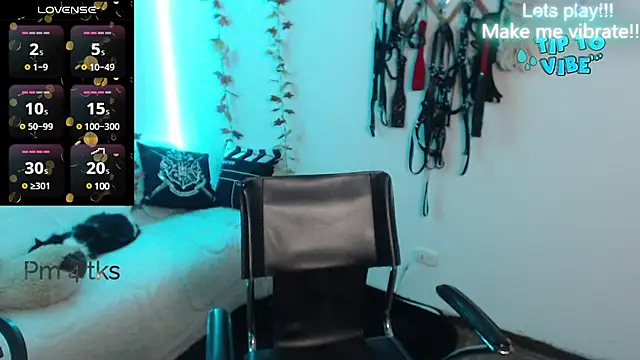 Snapshot of miaablack chatting on February 2025 05:53:02 PM miaablack online show from February 2025 05:53:02 PM